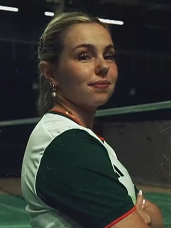 𝐌𝐞𝐞𝐭... 𝐑𝐚𝐜𝐡𝐚𝐞𝐥 𝐃𝐚𝐫𝐫𝐚𝐠𝐡. 🏸 Hailing from Raphoe in Donegal, the niece of three-time Olympian Chloe Magee is looking forward to making her mark in Paris. She spoke to @willdalton01 ahead of her first Olympic Games. #TeamIreland #Badminton #Donegal @teamirelandolympic @badminton.ireland