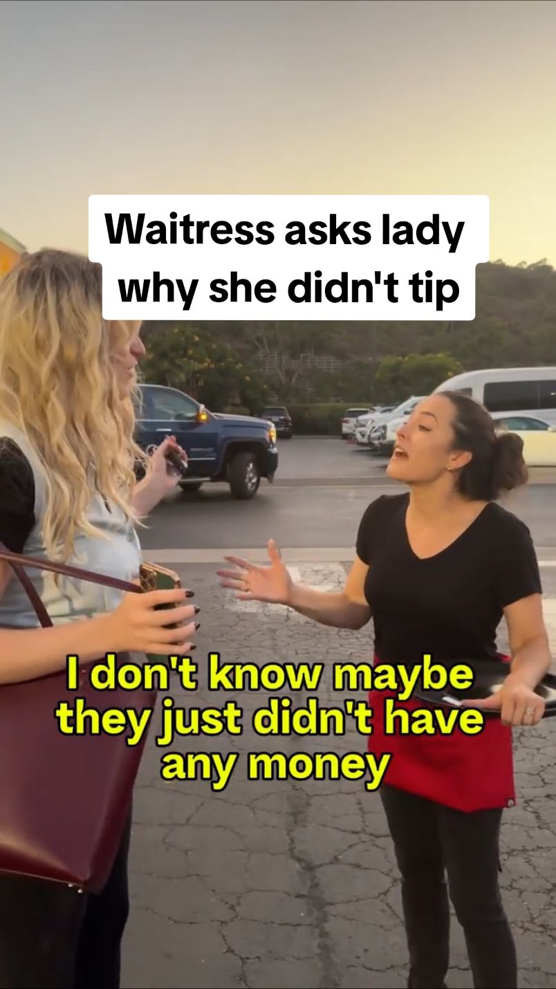 Waitress asks lady why she didn't tip #fyp #foryoupage #tip 
