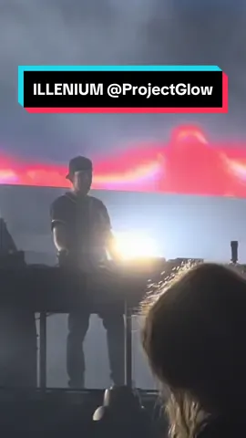 Hoping next year project glow has more dubstep acts on the lineup. @ILLENIUM was fire this year #dubstep #illenium #ravetok 