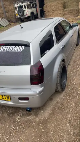 Painting the 300c atlast! Finally come up with an idea im sticking too but i need yous to help me decide on a colour! #custompaint #airbrush #modified #painting #fyp 