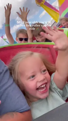 Its the hands up for me 😂 #fyp ##rollercoster##rollercoasterreactions