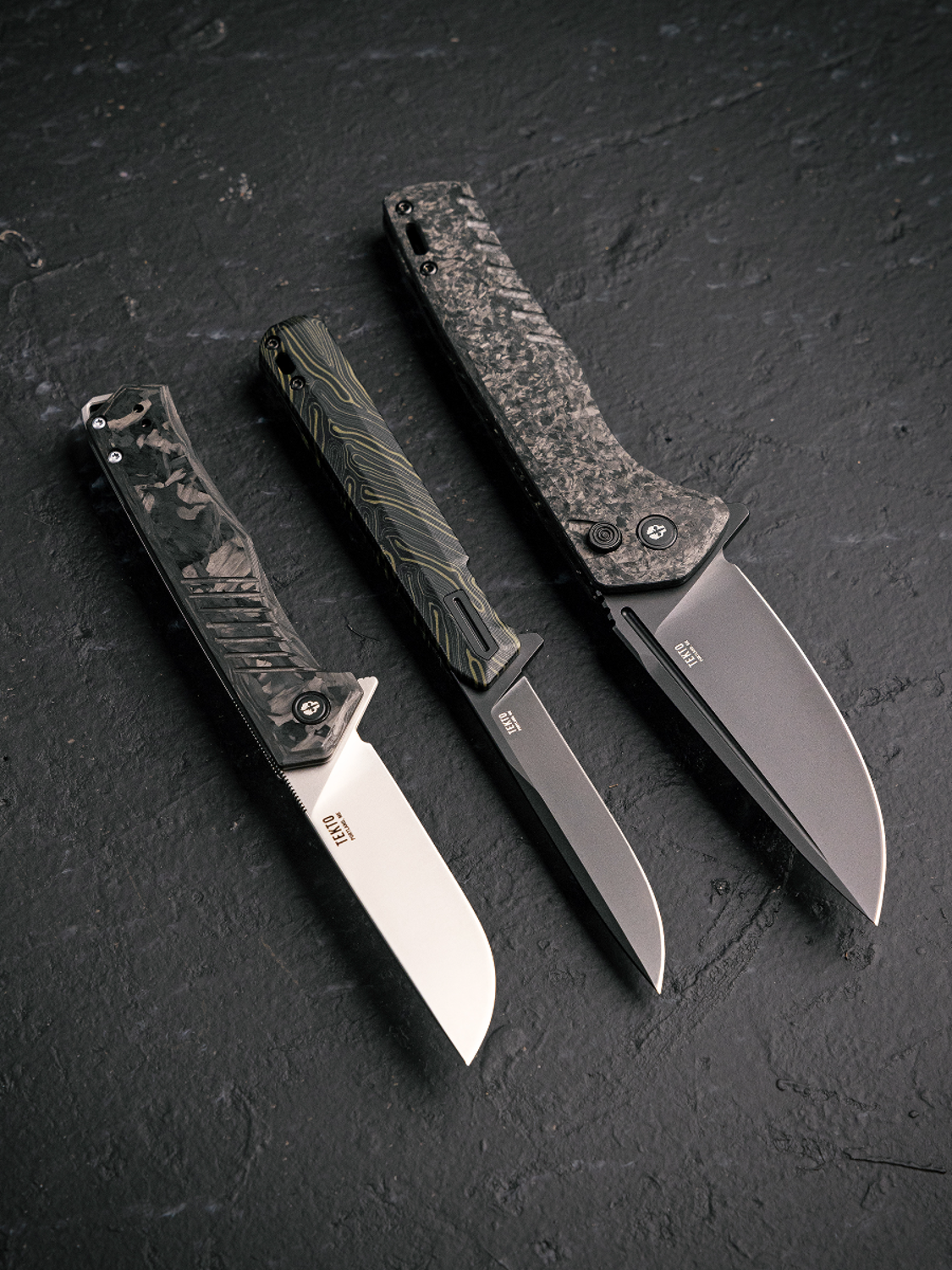 Meet the next generation in Tekto lineup: the F1 Alpha with a Forged Carbon handle and striking silver blade, the Damascus Pattern G10 F2 Bravo, and the Forged Carbon F3 Charlie. These models blend cutting-edge design with exceptional performance. It’s time to elevate your everyday carry! #tekto #tektoknives #folder #folding #military #tactical #tacticalgear #edc #everydaycarry