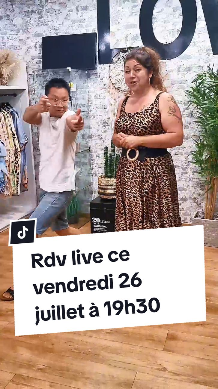 Live nouveautés ce vendredi à 19h30 rejoignez l'équipe de choc 😉💥 #nouvellecollection #live #rdvlive #shopping #shoppinglive #liveshopping #livevetements #dresscodegap 