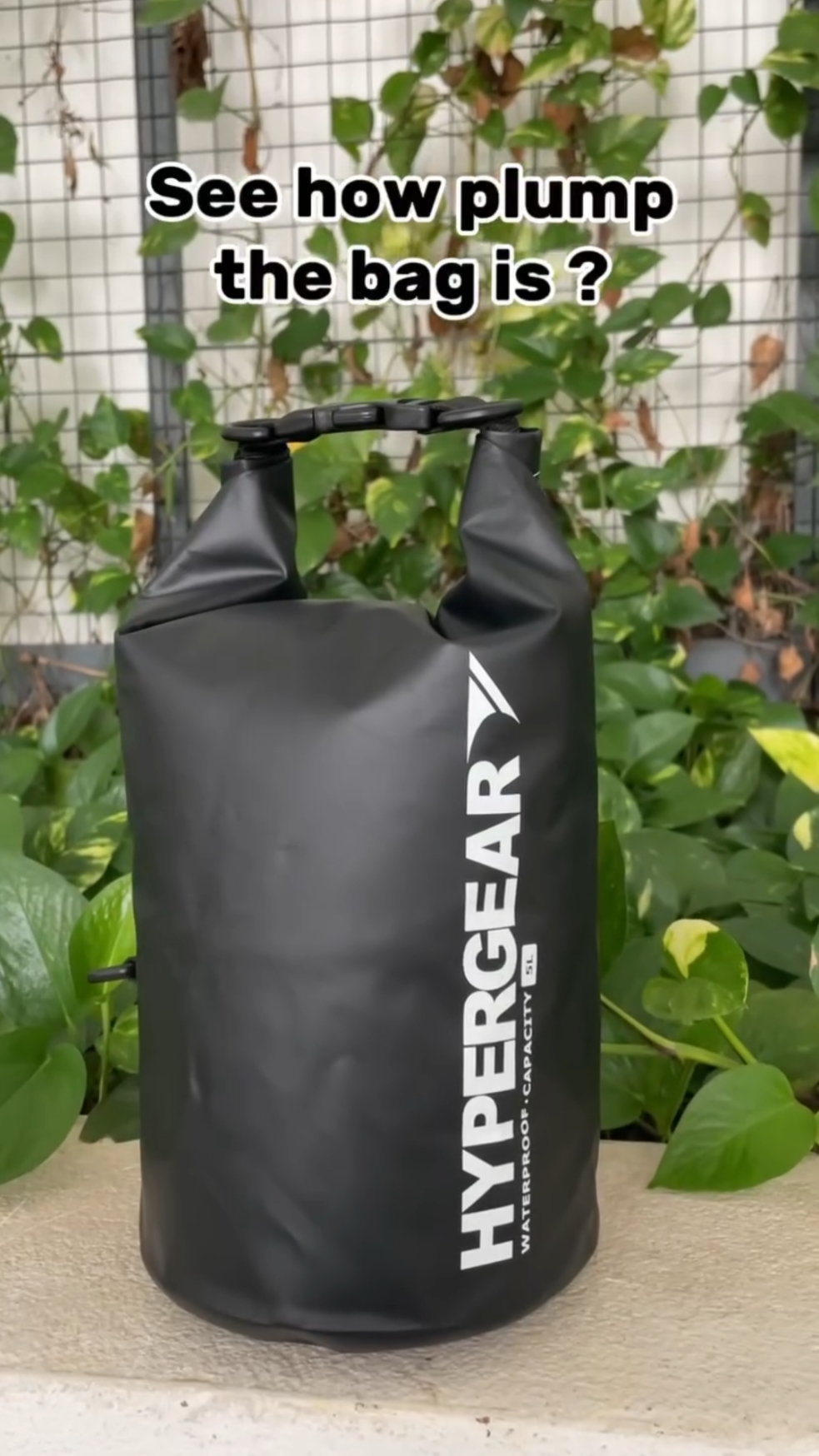 Mastering the art of fold with Hypergear's Dry Pac Bag! #hypergear #waterproofbag #hypergearadventures #hypergearbag #hypergearofficial #fyp #fypシ #fypシ゚viral #fypage 