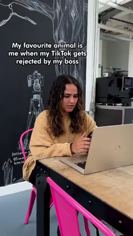 Learnt the TikTok dance and everything 🙃  #fyp #socialmedia #marketinggirlies #work 
