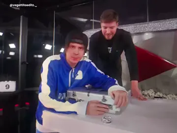 El rey del gaming lo hizo de nuevo 🚬 @Rubius #rubius #rubiusomg #mrbeast #kaicenat #streamer #streamers #youtube #youtuber #twitch #games #fypシ #fypage #parati #foryou #lentejas #viral #stream #españa #estadosunidos #fyp #vegetta #CapCut
