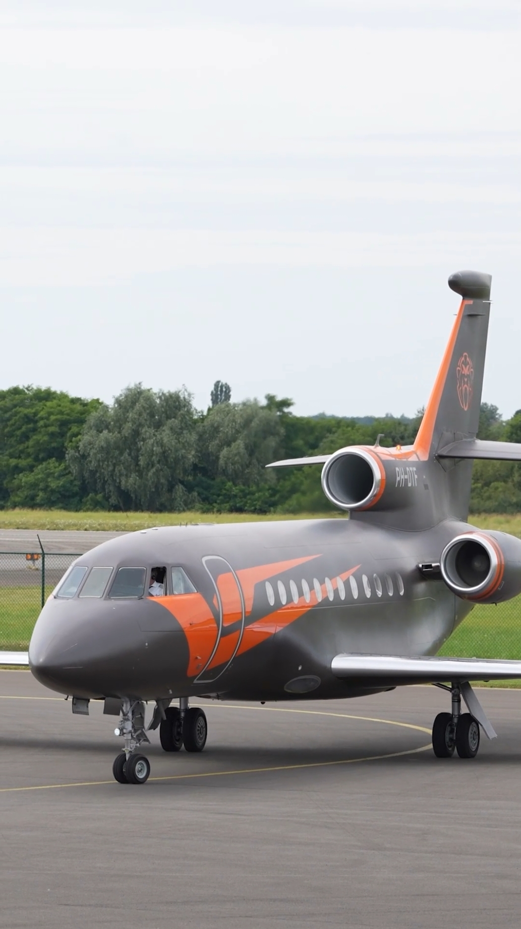 Max Verstappen landing in Liège, Belgium in his private jet for the F1 Belgian Grand prix !