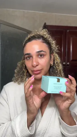 I recently added the Advanced Night Repair Overnight Treatment into my skincare routine! This treatment left my skin looking radiant & hydrated.  You should definitely add to your night skincare routine..your skin will thank you!  #eateelauder #overnighttreatment #advancednightrepair #nighttimeskincare #giftedbyesterlauder #communityxseen 