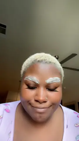 Eyebrow bleaching gone wrong 🤣#blackgirlmakeup #eyebrow #eyebrowbleach #pinkeyebrows #fail #fypage 