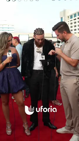 El flow de @_hades.66 en #PremiosJuventud está ON FIRE 🔥 Adivina cuánto cuesta su cadena 🥶