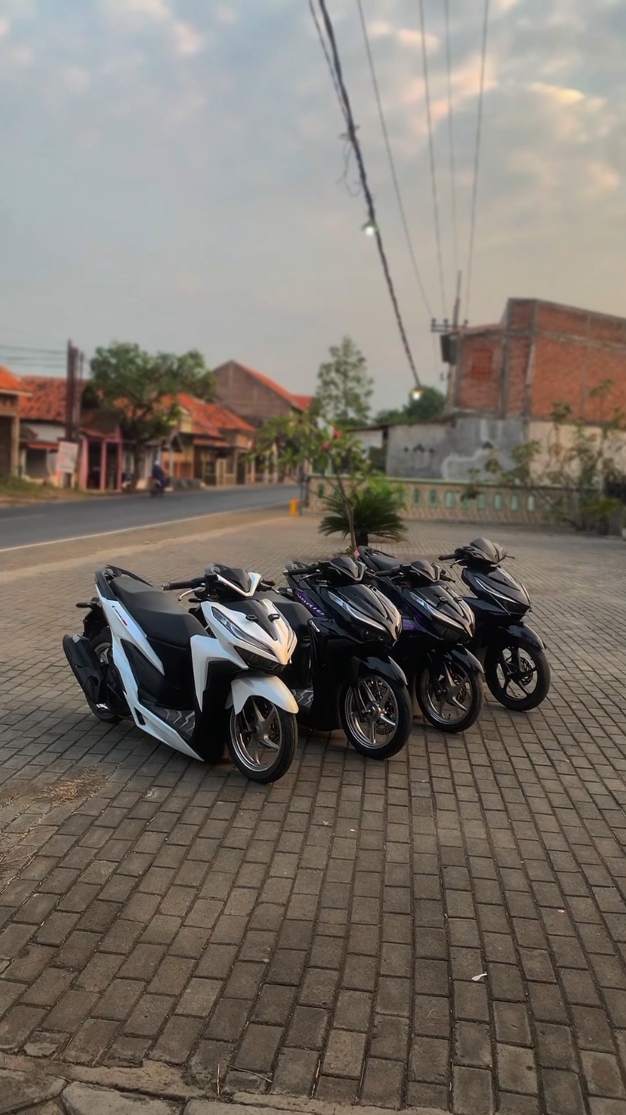 Capek Sb mulu😔#CapCut #fyp #vario #vario125new #fypシ゚viral #variomodifikasi #masukberanda #fypppppppppppppp #vavarioan #berandatiktok #denzjaka_526⚡ @RizzHEHE @LannHEHE 