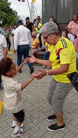 asi se goza el cumpleaños de Cali! 💙❤️🤍❤️💚