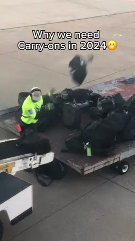 Airlines throw luggage like it’s garbage bags #girlythings #girlytok #travelgirl #travelbag 