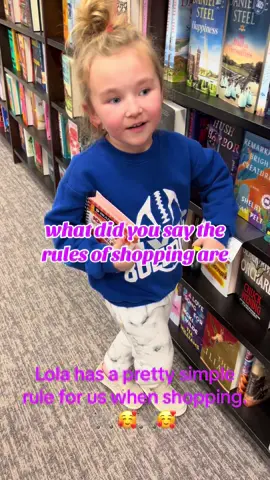 Lola makes shopping an easy process for us.🛒🥰🥰😳😬 #girlythings #shopping #Hiking #Outdoors #lolahiking #nature #spa 