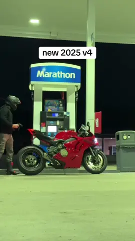 my opinion on the new v4 (my s1000rr is being lemon’d)