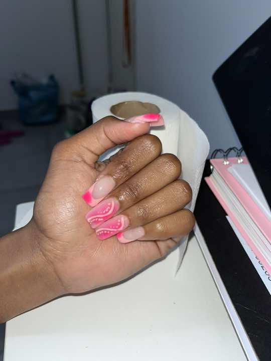 Im multi-talented. You can get your hair and nails done by me👌❤️. This video is all over the place😂😂buy i hope you guys enjoy it 