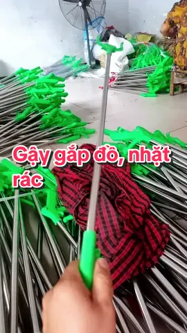 Gậy gắp đồ, nhặt rác bẩn tiện lợi lắm luôn mọi người ạ #gaygapdovat #gaynhatrac #caygaprac #caygapracthongminh #giadungtienich 