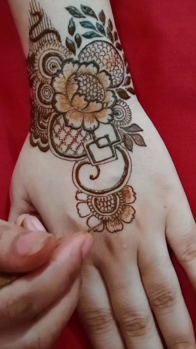 beautiful easy mehndi design | new stylish mehndi designa mehndi design 2024 . #mehndidesign #trending #mehndi #henna #fyp #foryou #foryoupage #viral #art #reels #tiktok#tiktokindia #tiktokpakistan 