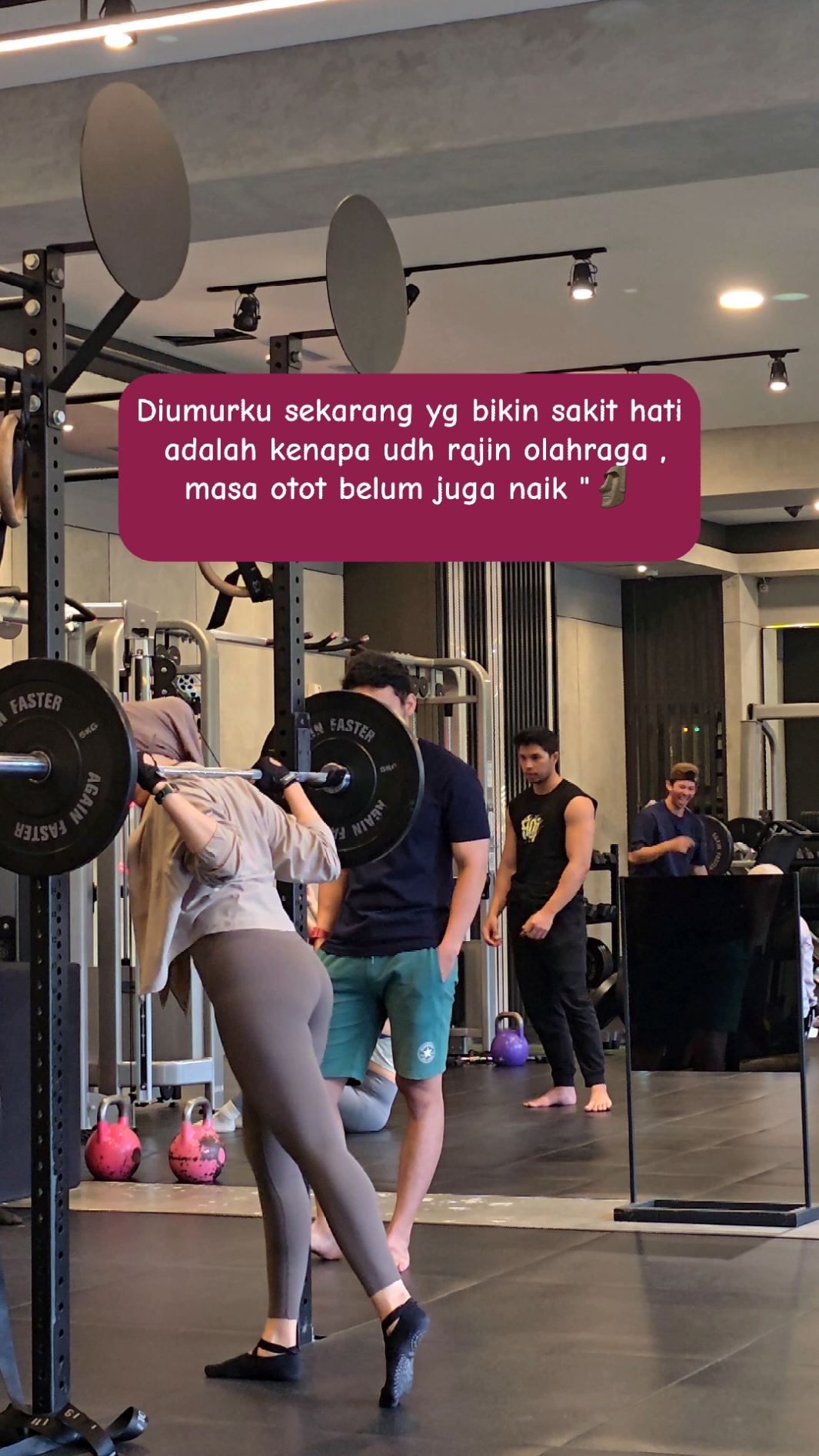 otot belum naik bikin patah hati 🗿#workoutoutfit #crossfit #weighlifting #bandung #workout #gymmotivation #gymhijaboutfit #goodmorning #calisthenics 