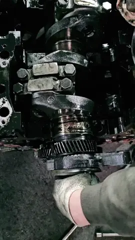 Es hora de la retirada soldado  #motor  #losmecanicos  #mecanicaautomotriz  #quevedo  #trabajo 