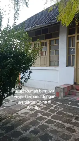 #rumahkolonial sisa2 rumah kolonial tempo doeloe di Salatiga ( Kami mohon maaf memvideo rumah ini tanpa ijin..sekali lagi mohon maaf) 