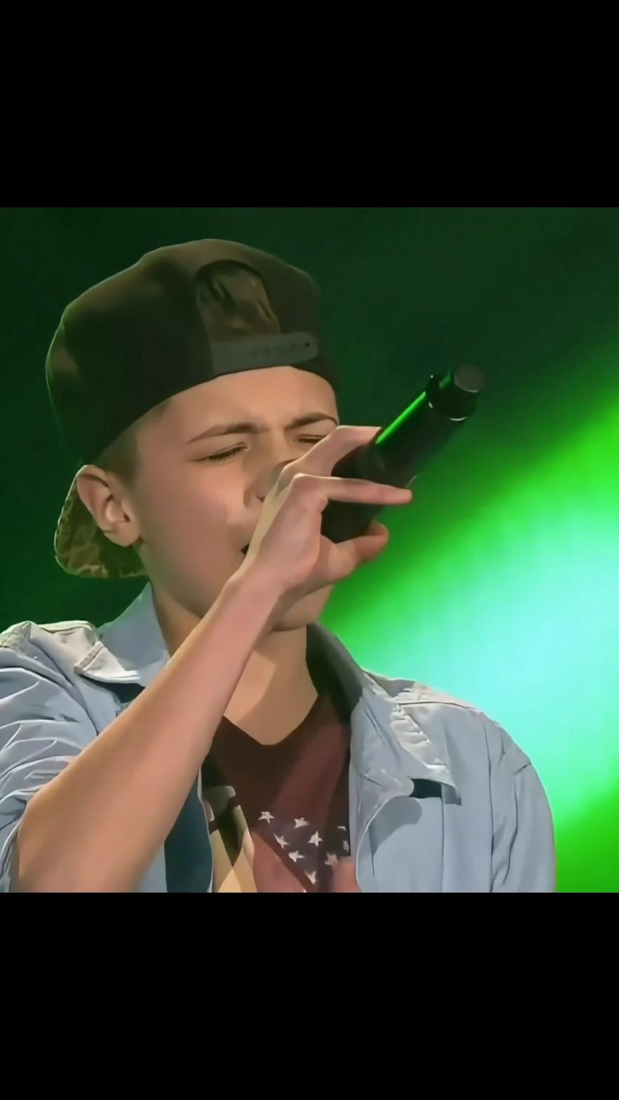 Macklemore - Can't hold us (Lukas) #thevoicekids #thevoice #music #lyrics #cantholdus #macklemore #foryoupage #viral #fyp 