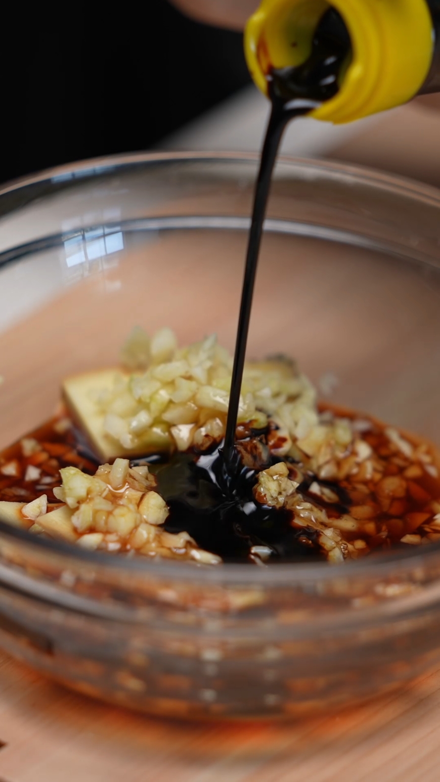 asmr cooking: soy sauce chicken #cookingasmr #asmrcooking #yvonnie 