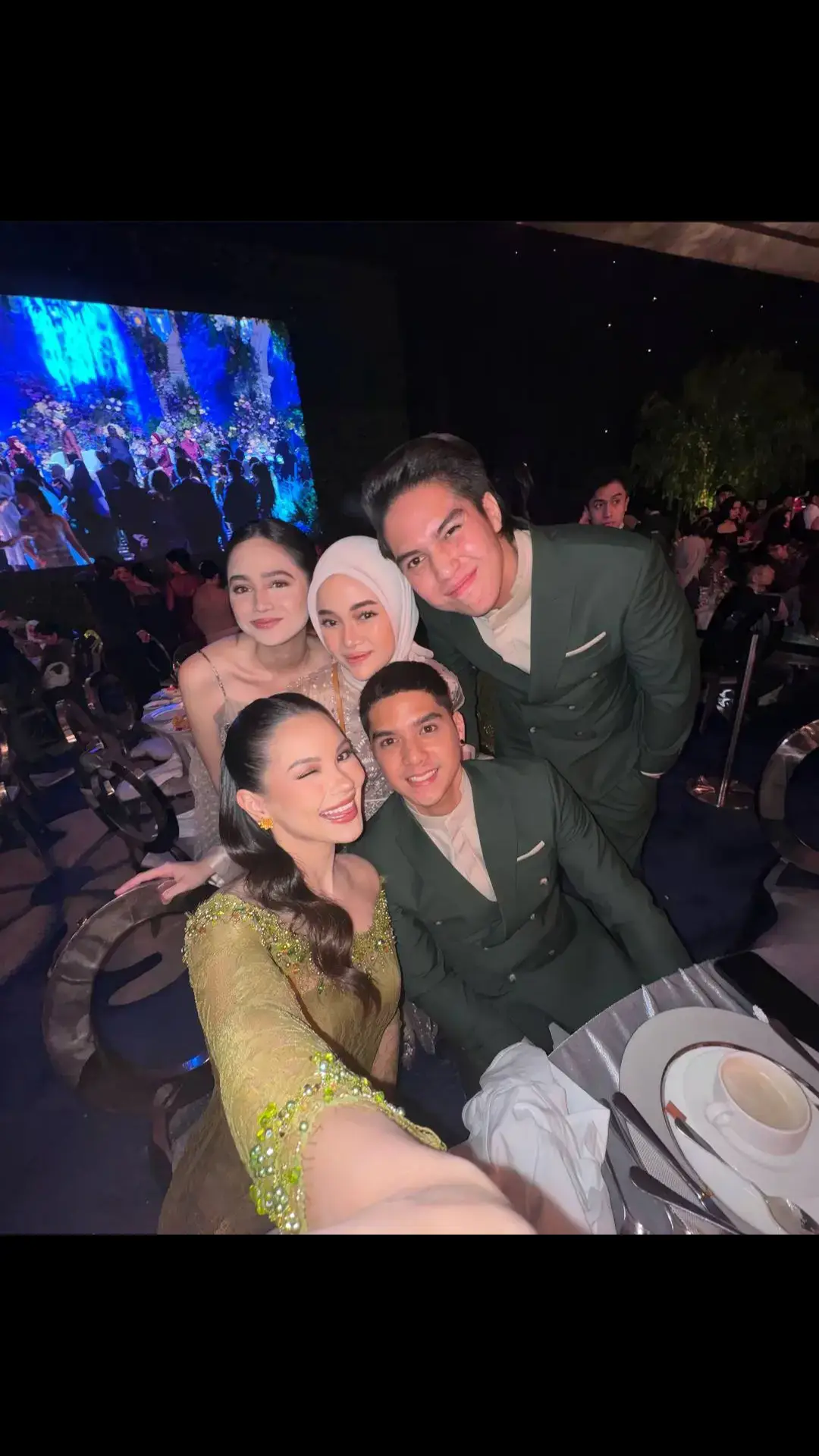 pasukan elsyif malam ini ga tenang 😭🤣 #elsyifa #elsyifa #elsyif #wibgajian  #syifahadju #elrumi #elelrumi # #nikah   ayo keluarkan foto berdua kalian 