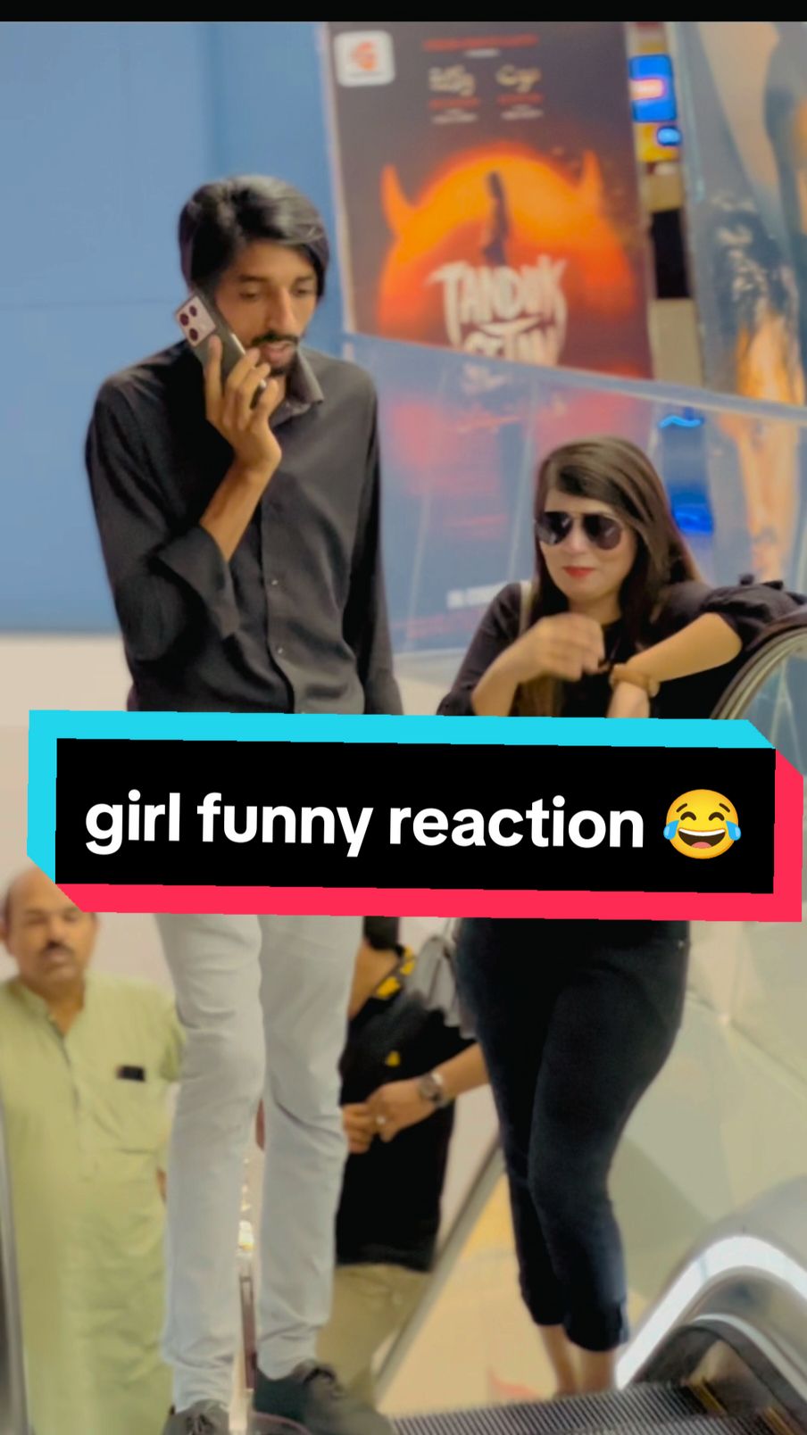 girl funny reaction 🤣 #pranks #funny #prank #siasi_shoorli #rj_nazim_official #entertainment #funnymoments #prankvideo 