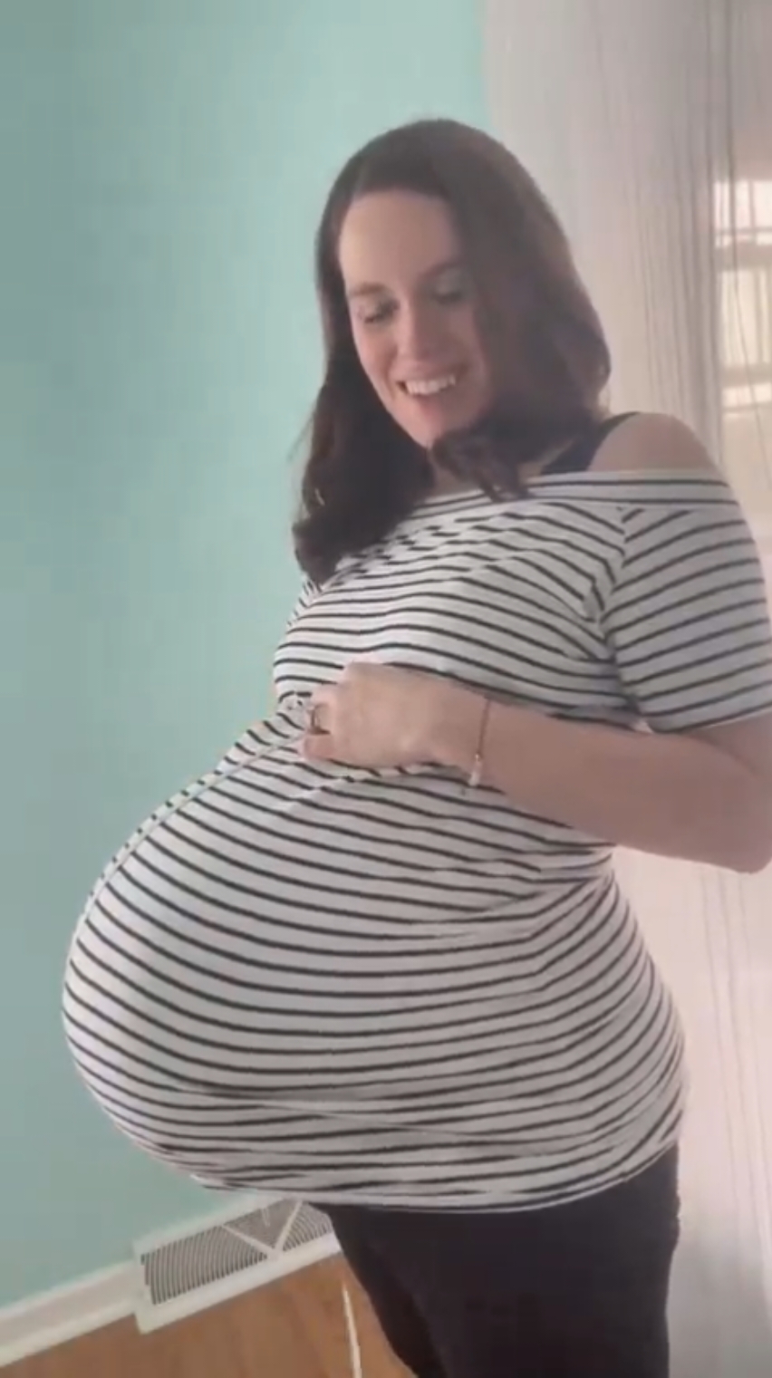Huge triplet mama Amelia measures her huge belly #babymama #pregnanttiktok #pregnancy #pregnant #verysexy #triplet #tripletspregnancy #pregnanttriplets 