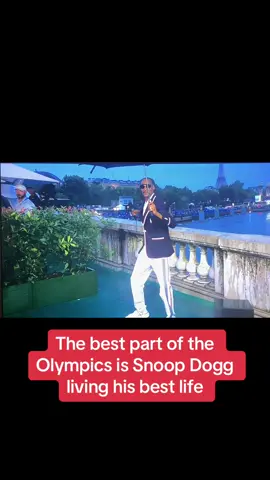 Snoop Dogg is living his best life at the Olympics #fyp #paris2024 #olympics #fyf #openingceremony #snoopdogg #trending #capcut #sitchchick 