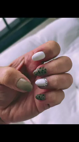 Look what ya girl just did ON HER OWN!😍🔥 Seriously love how this set came out!! #nails #nailsartvideos #fy #fypage #art #shop #fresh #new #doityourself 