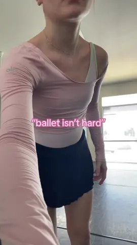 me when people say “ballet isn’t hard” #ballet #ballerina #balletclass #pointe #pointeshoes @Alo Yoga @Freed of London 