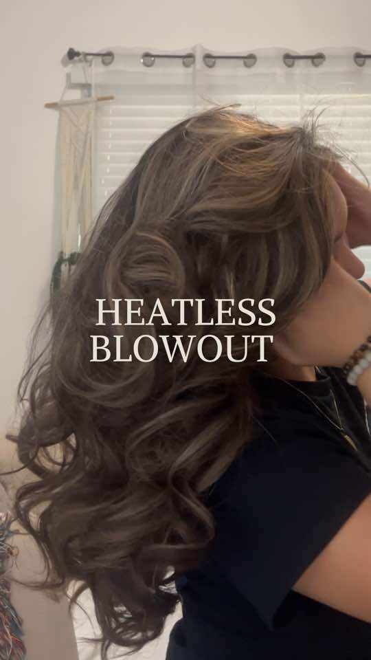 i know i always say this but i genuinely believe that this is the best heatless blowout ive done 🤍 #heatlessblowout #overnightblowout #heatlesscurls 