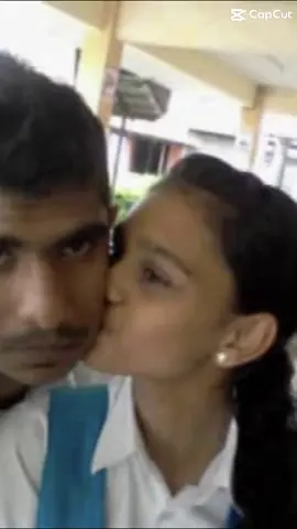 POV : school days love 🌚♥️ #dayinmylifevlog #thanskforsupport #thanksforthelove #spreadlove #spreadhappiness #myoneandonlyone #husbandwifealaparaigal #fyp #tiktok2024 #2millionaudition @Rasta Renboy 