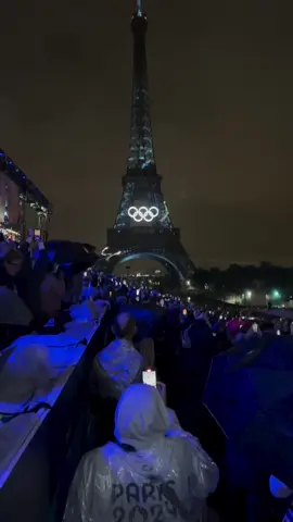  نورپردازی تماشایی و رقص نور فوق العاده زیبا در جریان افتتاحیه المپیک ۲۰۲۴ پاریس