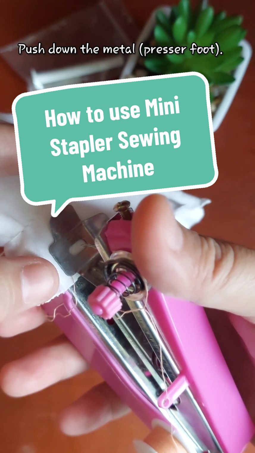 Here's how to use the mini stapler sewing machine. #sewingmachine #minisewingmachine #staplersewing #sewing  #manualsewing #craftersoftiktok #sewersoftiktok 