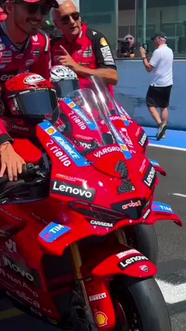 Let it roar! pecco63 abautista19 #ForzaDucati #WDW2024 #motogp #ducati #peccobagnaia 