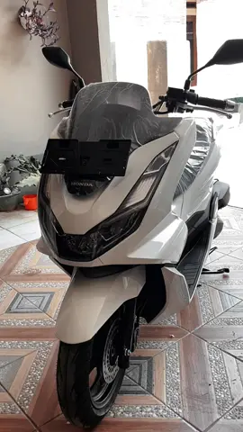Pesona motor baru turun dari dealer 🥴 #pcx160 #EkspresikanDenganCapCut 