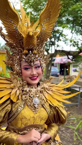 maskot garuda nih gaes  . info booking  085838965922 #karnaval #banyuwangi #karnavalbanyuwangi #karnavalgenteng 