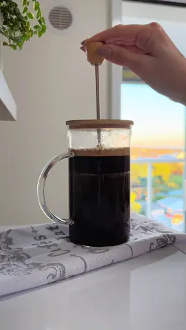 Sabadou com reposição dessa cafeteira M A R A V I L H O S A! ☕️ cafeteira francesa tampa bambu 600ml 👉🏼 R$50,84 no PIX #cafeteirafrancesa #cafe #cafédamanhã #cantinhodocafé #gerbran #oferecendosoluções #fyp #fypシ #foryou 