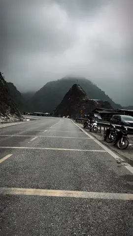 Không cố chấp, không nông cạn, không mù quáng. Có dũng khí , có tôn nghiêm ..! #xuhuong #deodatranghoabinh 