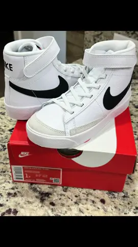 Styling Nike Blazer Mid 77 no tie shoes great for school shoes #hibbettsports #nikeblazer #nike #kidsoftiktok #elementaryschool #kidshoes #schoolshoes #kids #kidstyles 