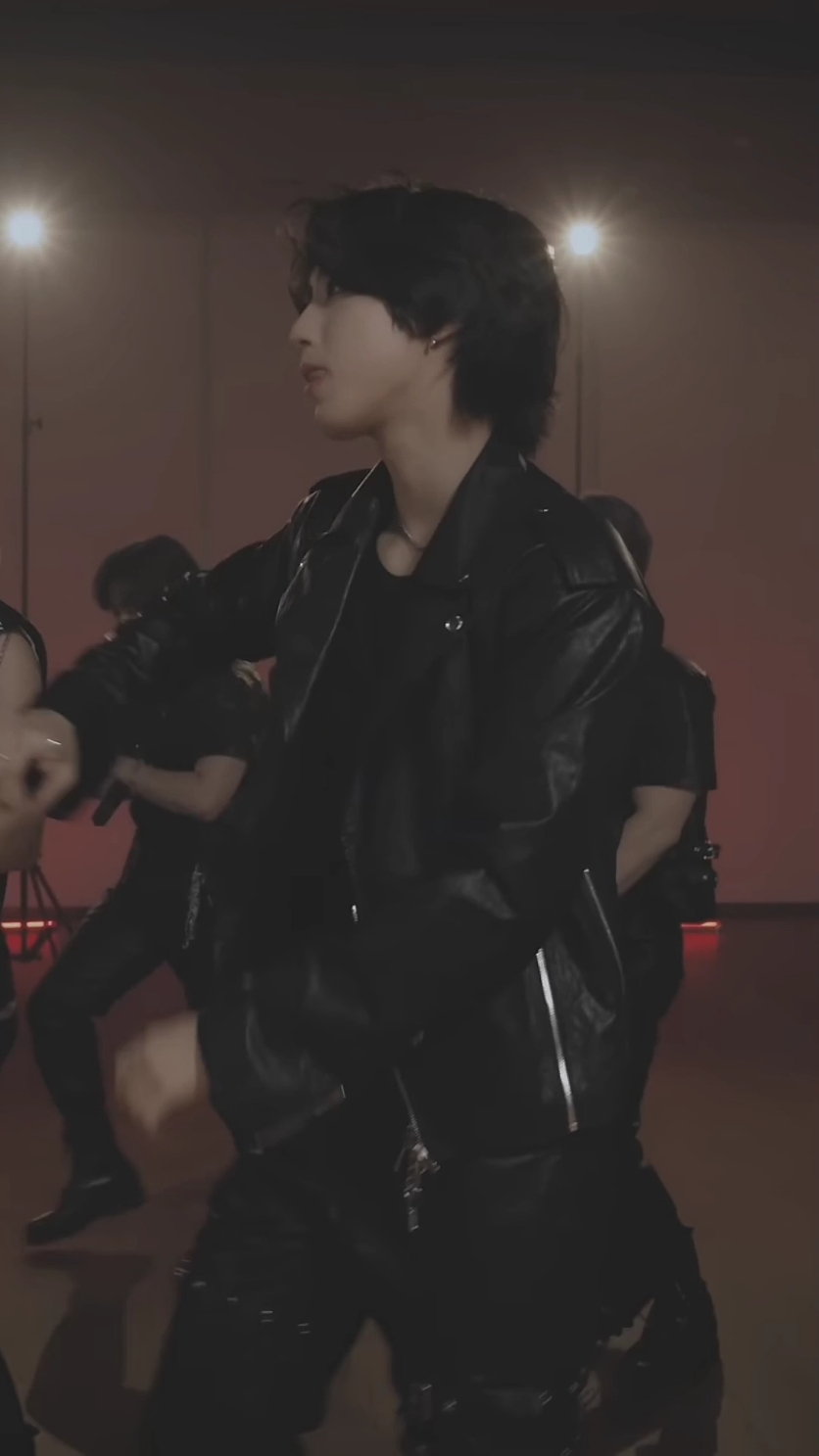 sıkıldım yinew||jisung chk chk boom dance fancam #blimy_chocolate #jisung #fancam #chkchkboom #rosekittyw0 #fyp @⌗ɴᴇᴠɴᴇᴠᡣ𐭩ᴺᵉʰⁱʳ ᵍᶠ 