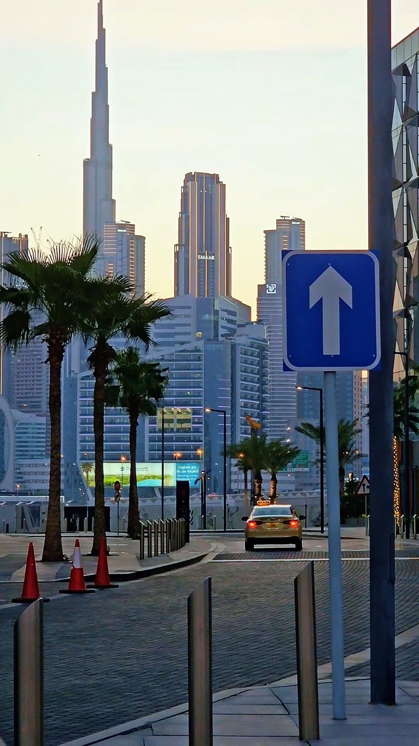 dubai #dubai🇦🇪 #PalmJumeirah #futuremuseumdubai🇦🇪❤️ #tiktokarab #futuremuseum #دبي #dubaifountainshow #trending @TikTok @TikTok Trends @Khabane lame 