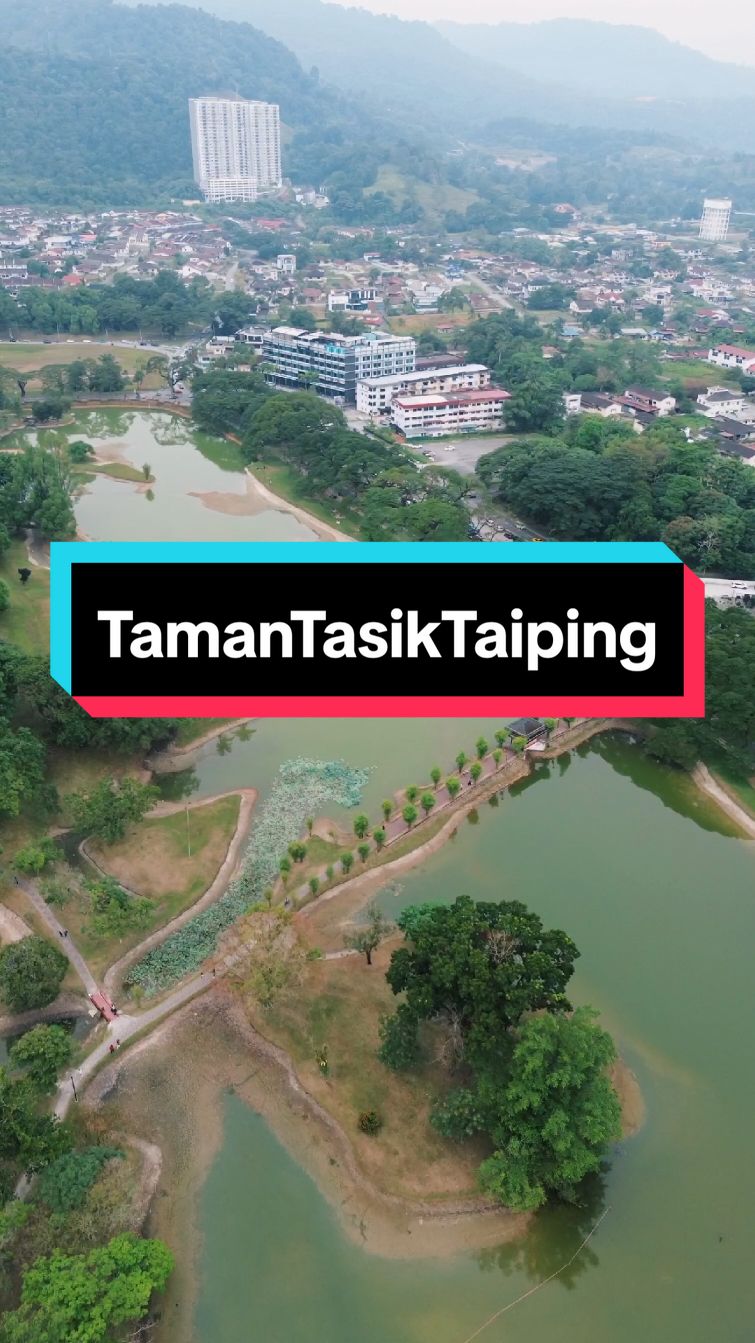 tasik taiping pon air dah mula kering.. ya allah kau trurunkanlah hujan kepada kami,hujan yang bermanfaat #tamantasiktaiping #taiping #bandarwarisan #arielvideography #earthfromabove #dji #miniseries #vn 