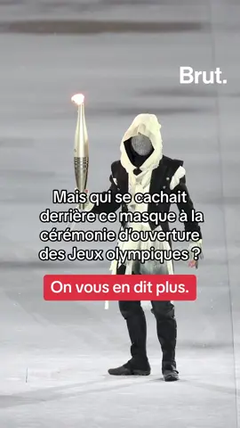 Qui se cachait derrière ce masque à la cérémonie d’ouverture des Jeux olympiques ? #paris2024 #jo2024 #jeuxolympiques #joparis2024 #olympics #assassinscreed #jeuxolympiqueparis2024 #jeuxolympiques2024 #flammeolympique 
