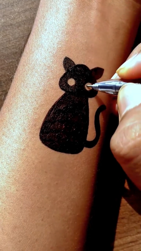 Very easy cat tattoo idea.....#drawing #art #tattoo #temporarytattoo