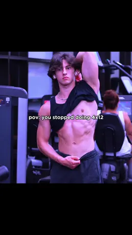 If you trained hard, you woudlnt need 4 sets • • #GymTok #motivation #gym #aesthetic #gymmotivation #Fitness #fitnessmotivation #fypシ #fyp #fypシ゚viral 