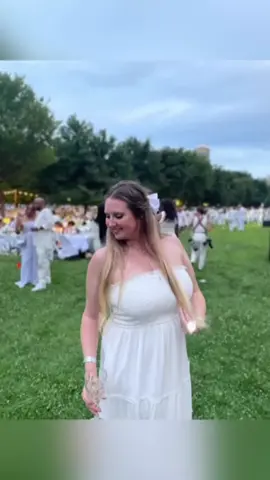 Not my typical content, but I wanted to show a little of my slice of my life in Chicago!  Le Dinner en Blanc, Lincoln Park Chicago, 2024 #dinnerenblanc2024 #dinnerenblanc #ledinnerenblanc #chicagonightlife #chicagolife #chicagogirl #chicagogirlsdoitbetter #lincolnparkchicago #chicagonights #chicagosummer #summerinchicago #chicagoevents 